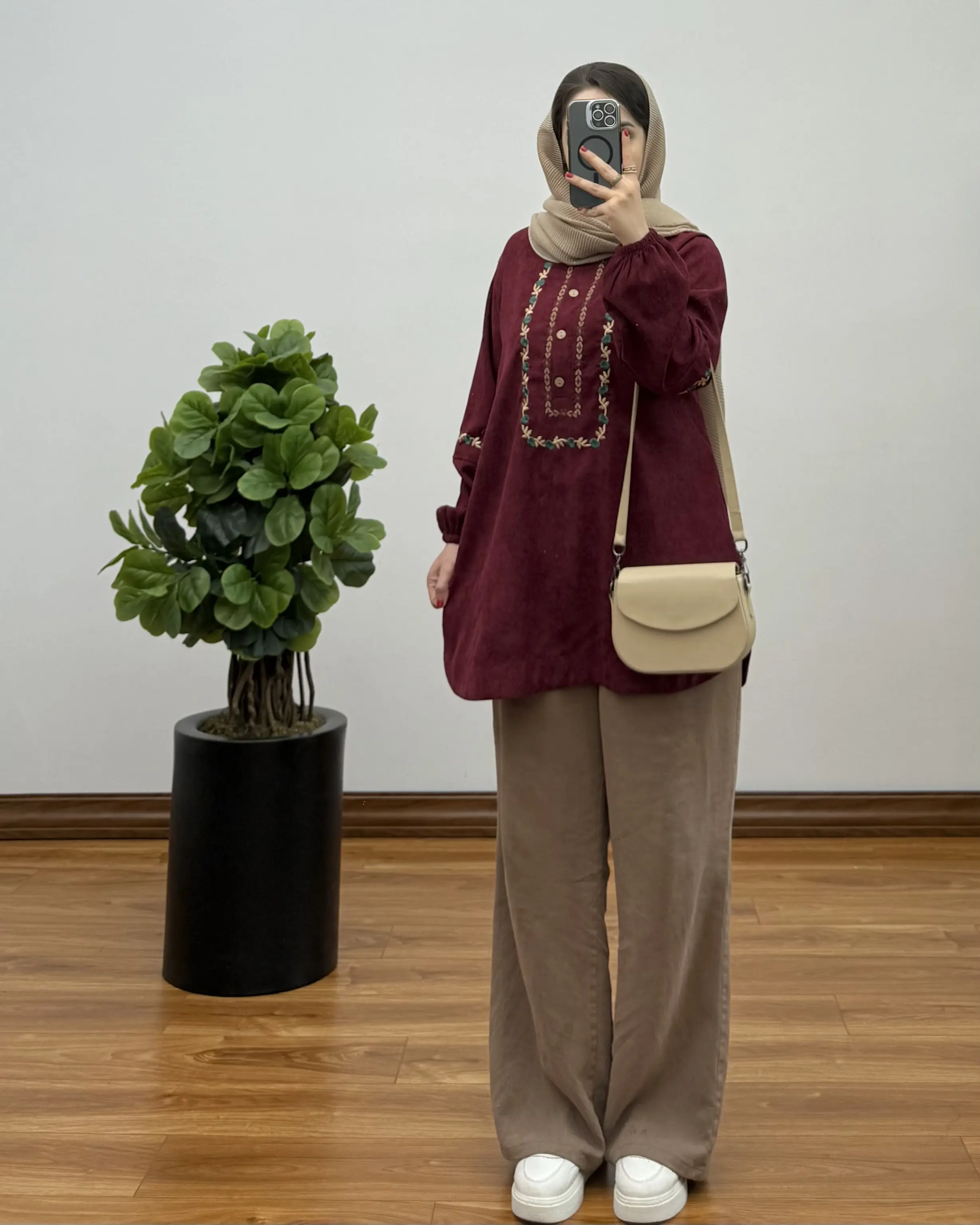 مانتو گلدوزی فروغ ۲